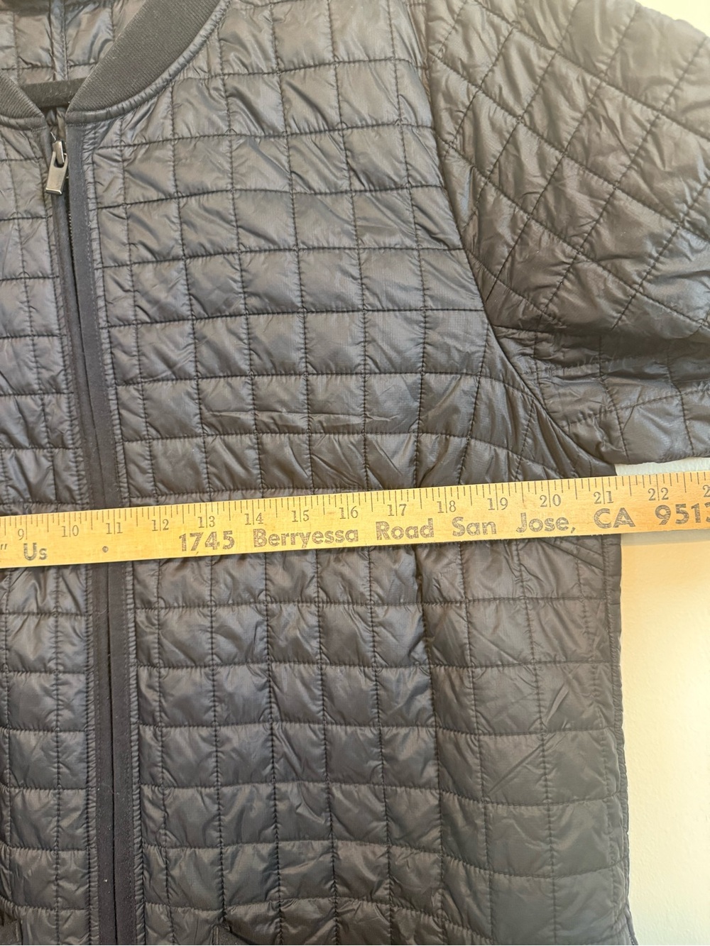 Athleta Grandview PrimaLoft
Shell Jacket, Black size L - Picture 11 of 14